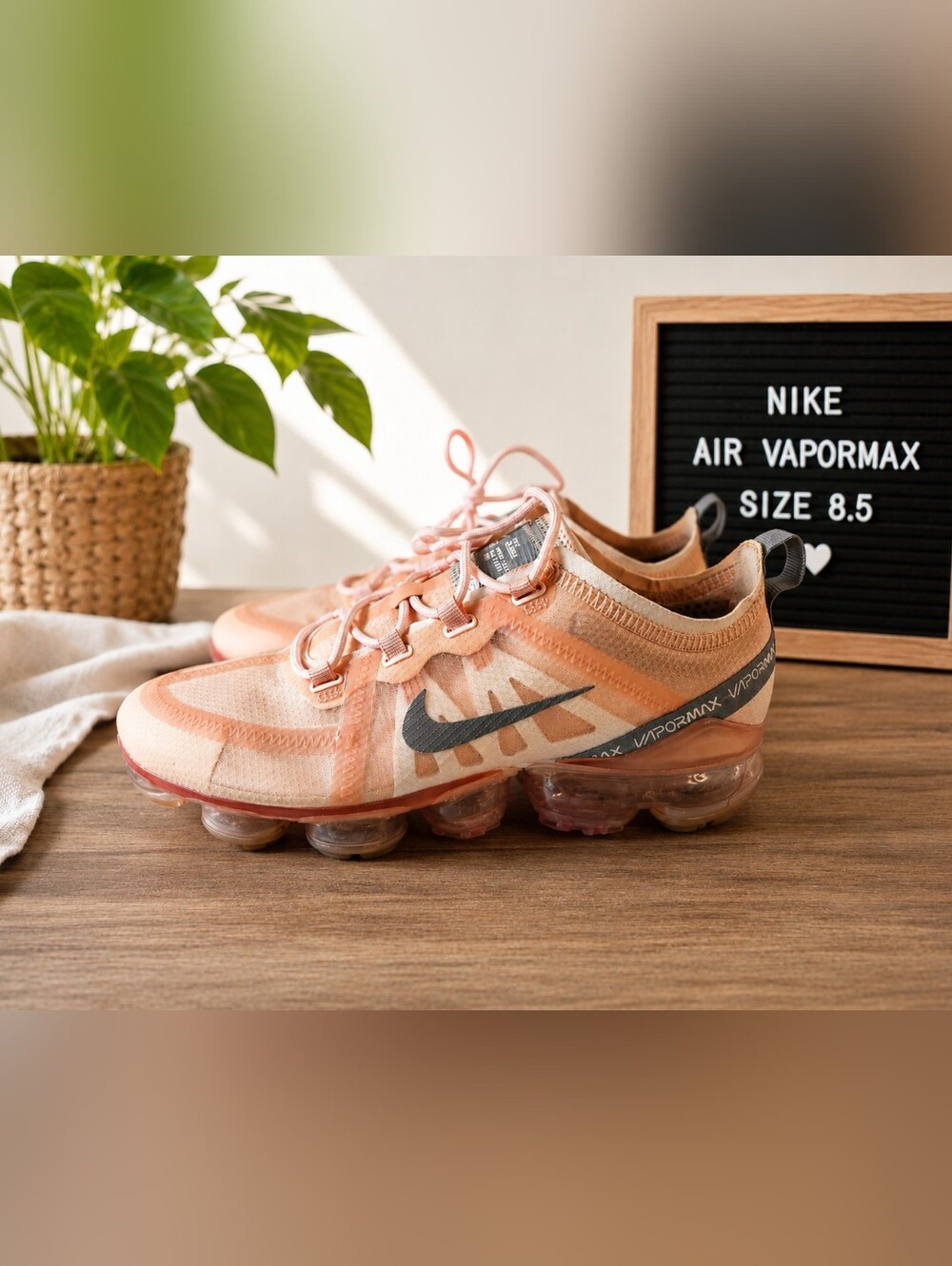 Nike Women's Air VaporMax Blush Pink & Silver Running Shoes Size 8.5